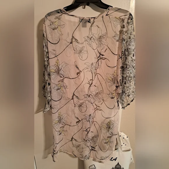 Steve Madden Light Pink Floral Tie-Front Kimono OSFM - Picture 5 of 6